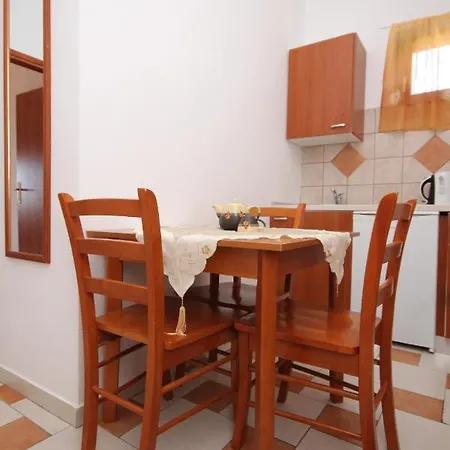 Апартаменты By The Sea Milna, Hvar - 8795